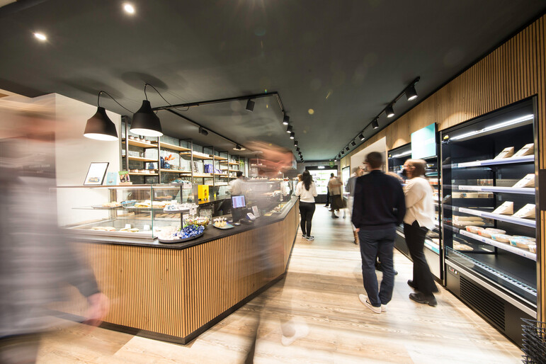 Entrance area with counter in the Flavour Network 