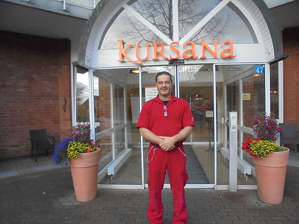 Ein Portrait von Frank Steffen, Haustechniker bei Dussmann in der Kursana Residenz Hamburg-Niendorf.