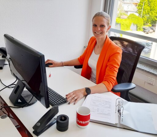 Manuela Polednia, Head of Security Services at Dussmann, at her desk 
